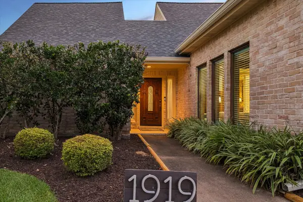 1919 Quarterpath Drive, Richmond, TX 77406