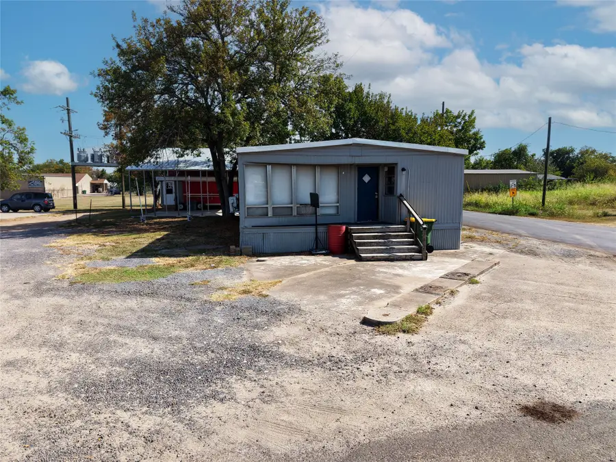 225 Main Street, Normangee, TX 77871 - #3