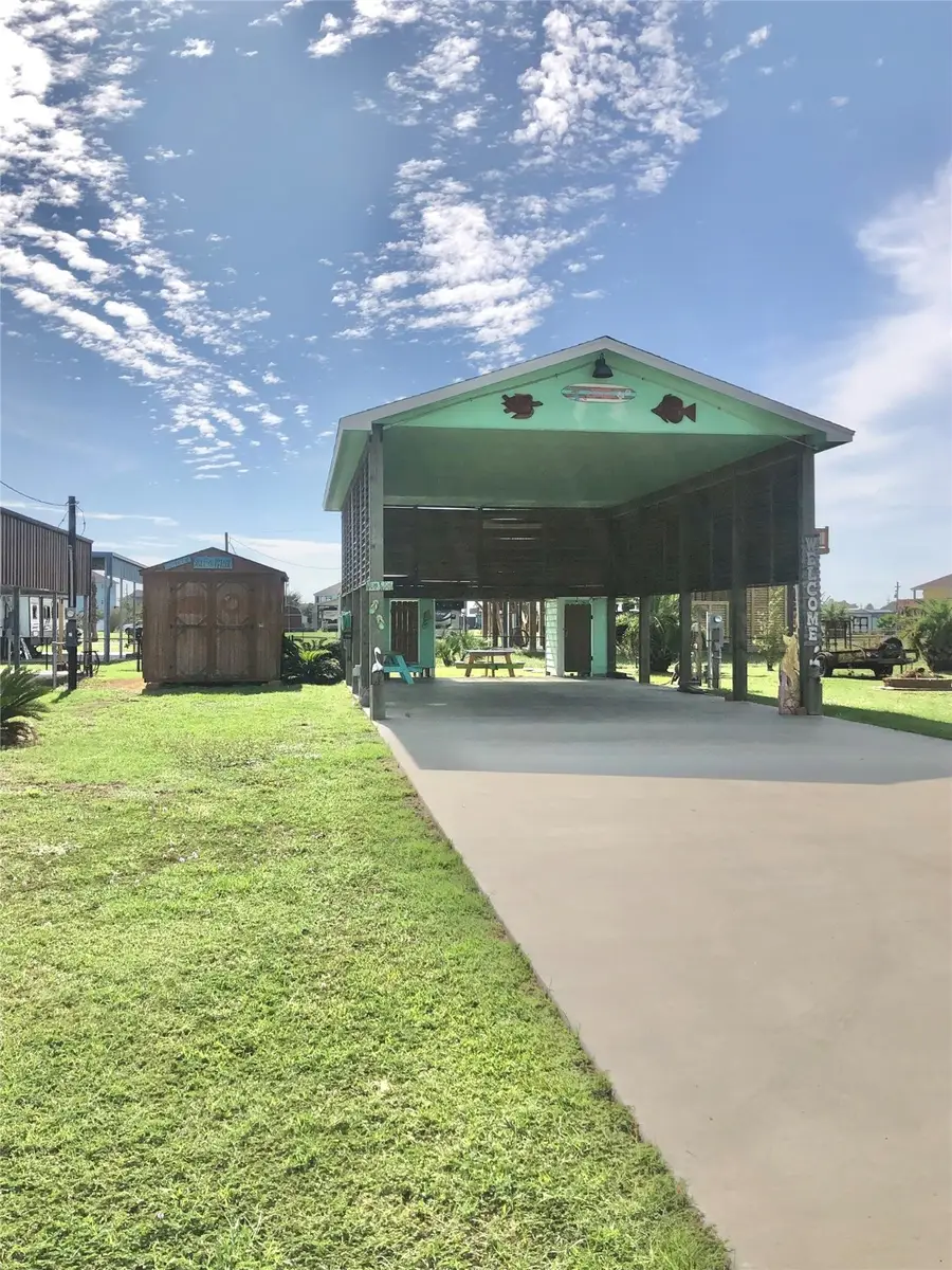 911 East Road, Crystal Beach, TX 77650 - #3