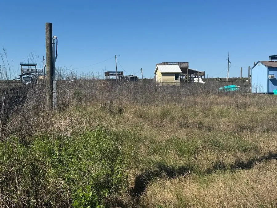 1455 Mabry Street, Gilchrist, TX 77617 - Image #2