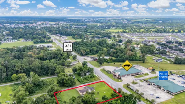 208 Barnes, Dayton, TX 77535