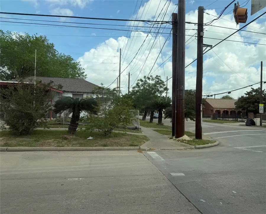 703 76th Street, Houston, TX 77012 - #2