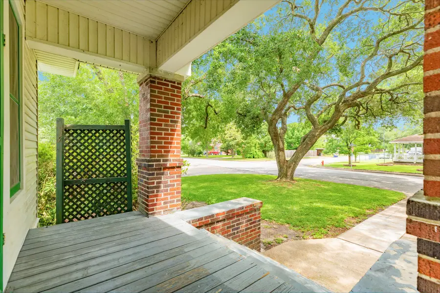 202 10th Avenue N, Texas City, TX 77590 - Image #3