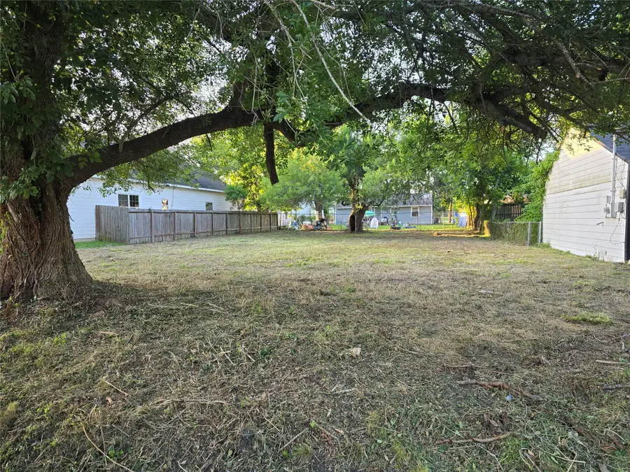 4905 Higgins Street, Houston, TX 77033 - #3
