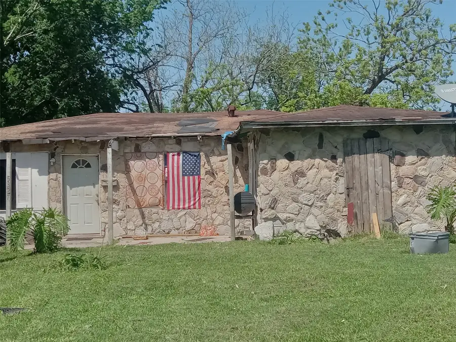 5327 Northridge Drive, Houston, TX 77033 - Image #2