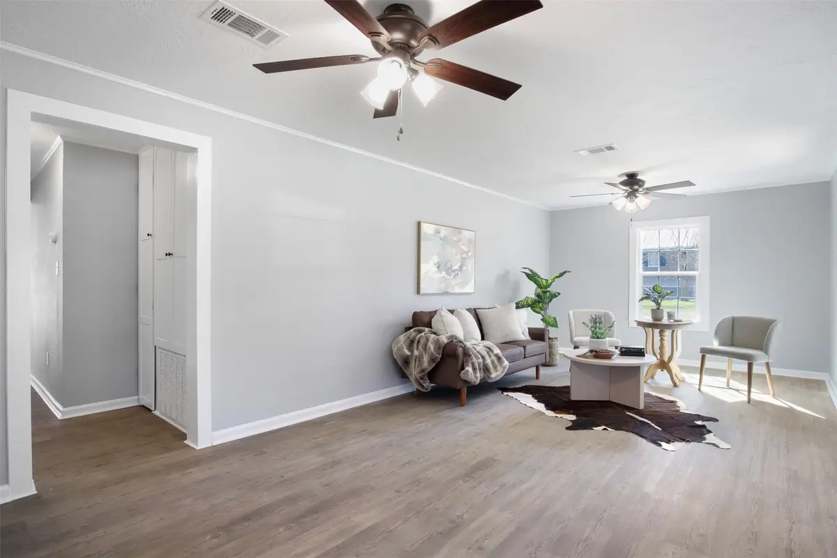 407 N Amthor Street, Bellville, TX 77418 - Image #1