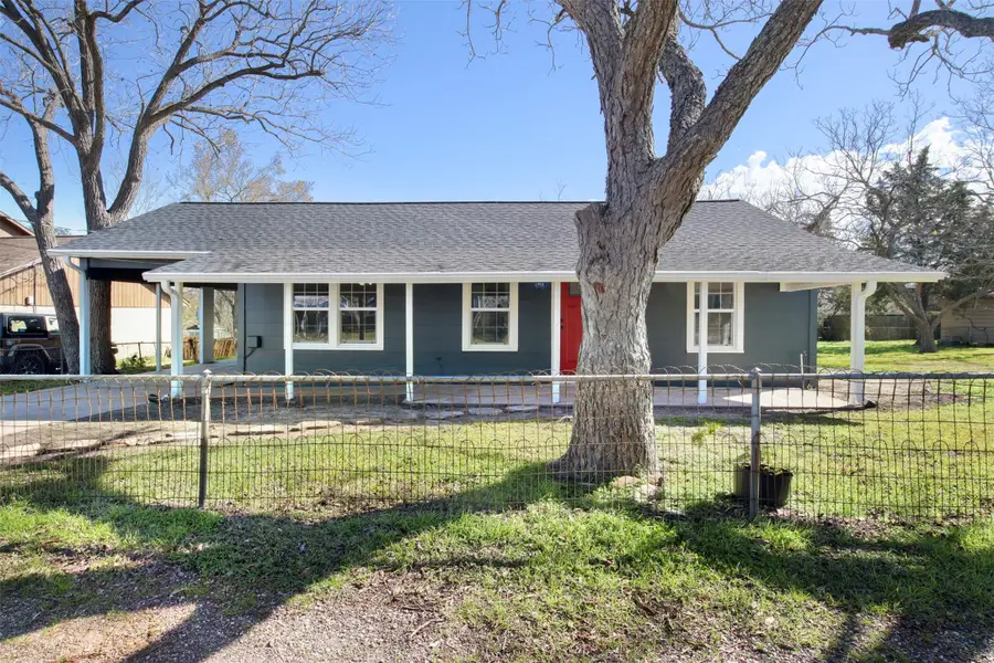 407 N Amthor Street, Bellville, TX 77418 - Image #3