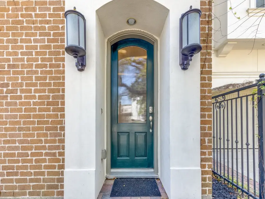 5229 Petty Street #E, Houston, TX 77007 - Image #2