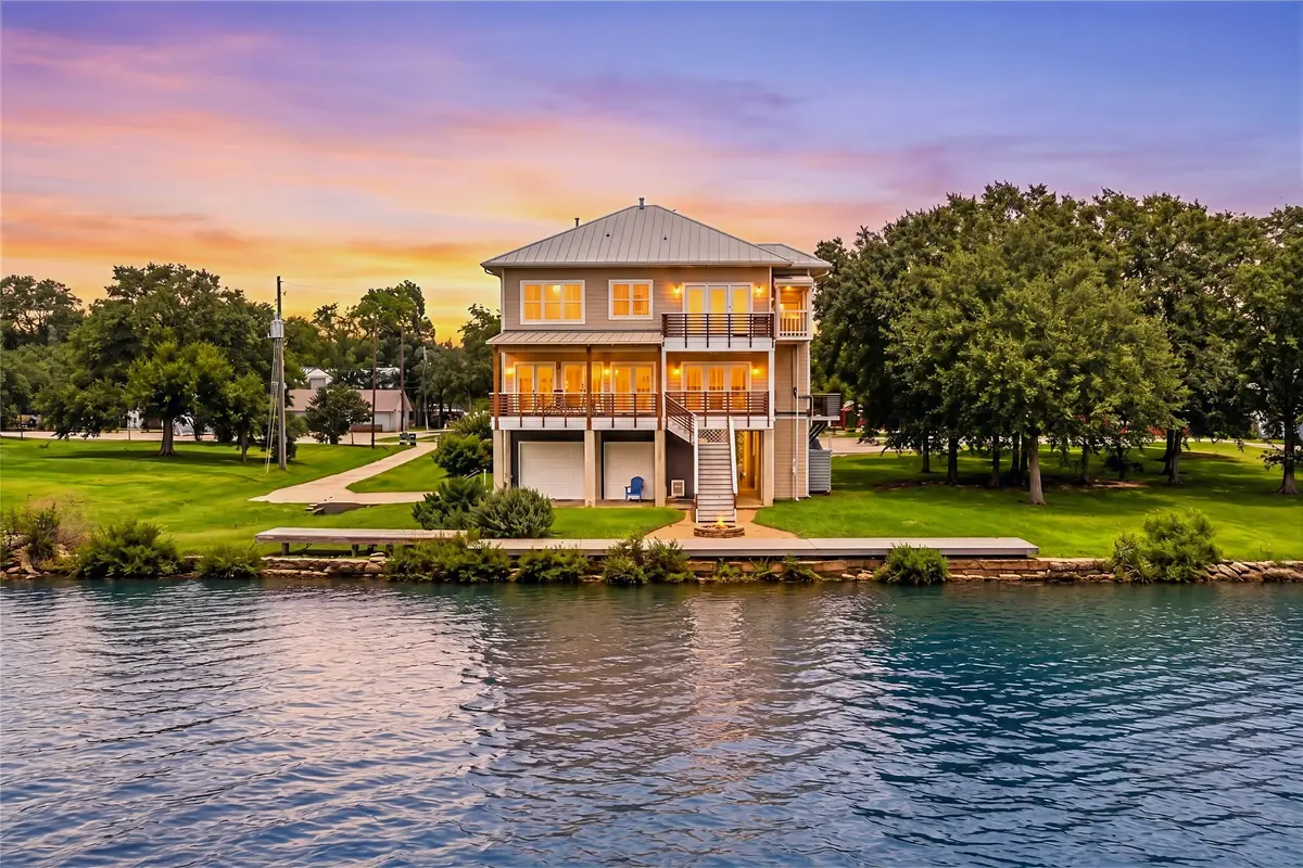 814 Hall Avenue, Seabrook, TX 77586 - #1