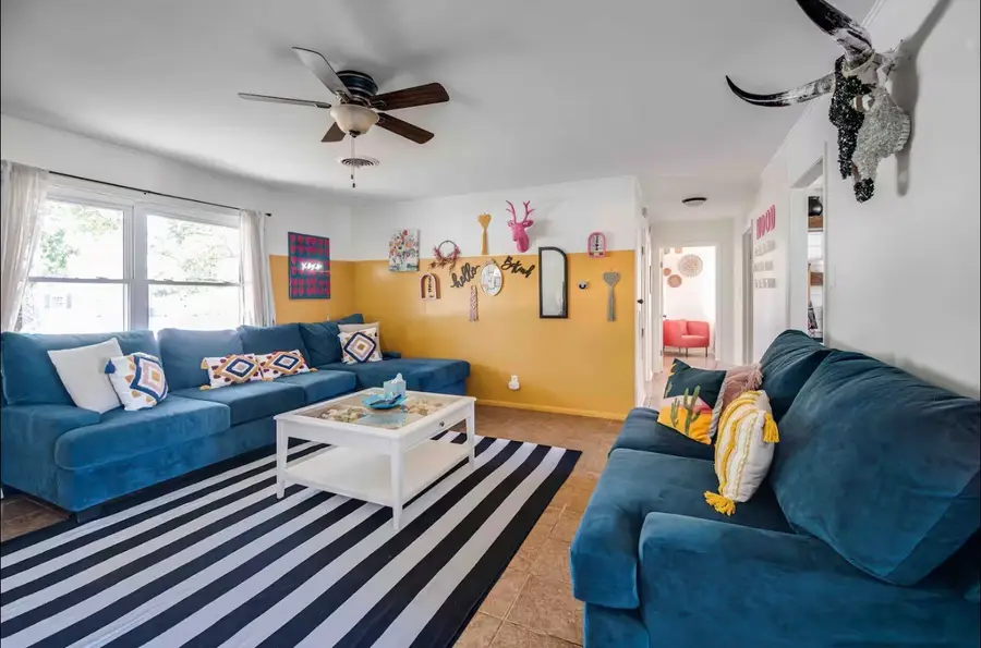 804 N Milam Street, Fredericksburg, TX 78624 - #2