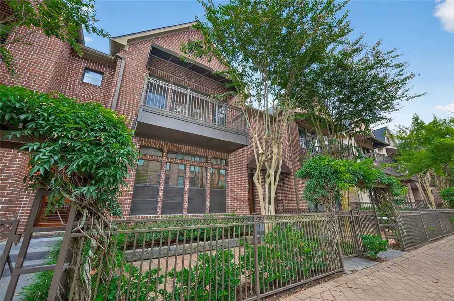 28 Riva Row, The Woodlands, TX 77380 - Image #2