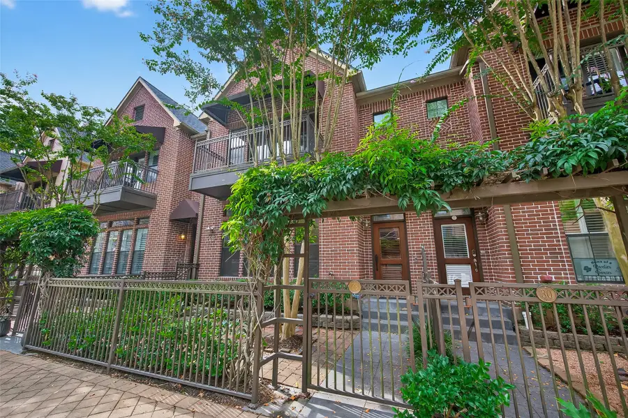 28 Riva Row, The Woodlands, TX 77380 - Image #3