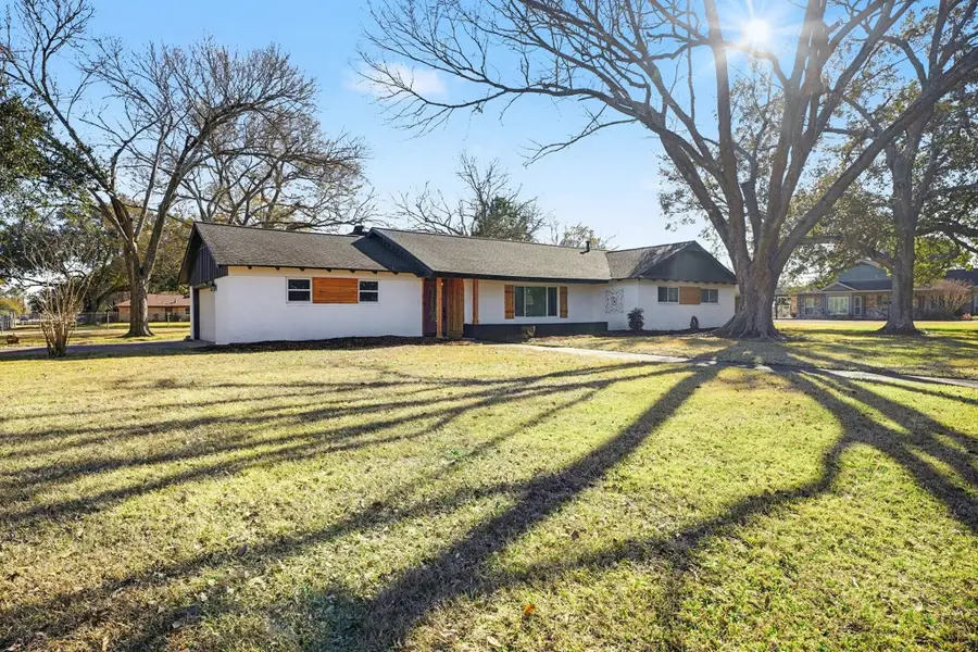 101 W Larkspur Drive, Alvin, TX 77511 - #3