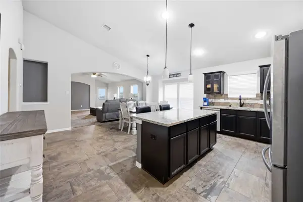712 Rim Water Drive, Alvin, TX 77511
