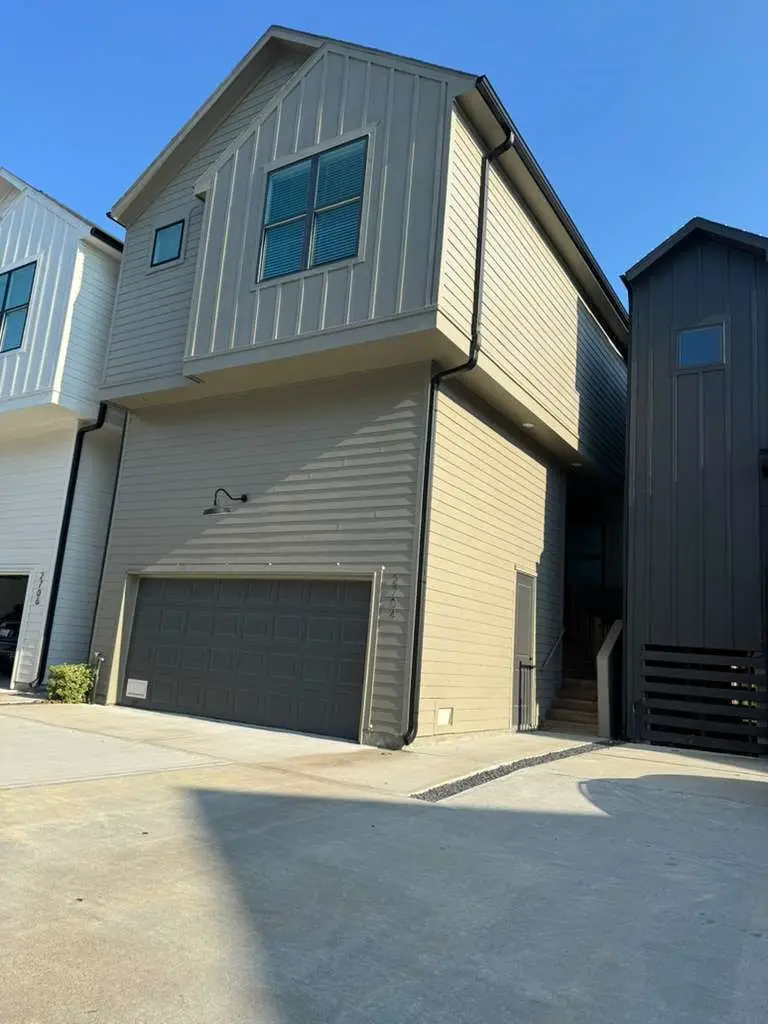 2704 Oakwood Crest Lane, Houston, TX 77018 - Image #2