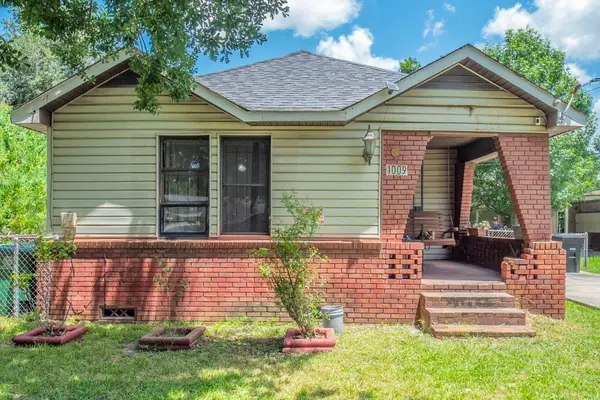 1009 Wainwright Street, Houston, TX 77022