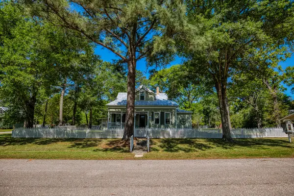 235 Hickory Street, New Ulm, TX 78950