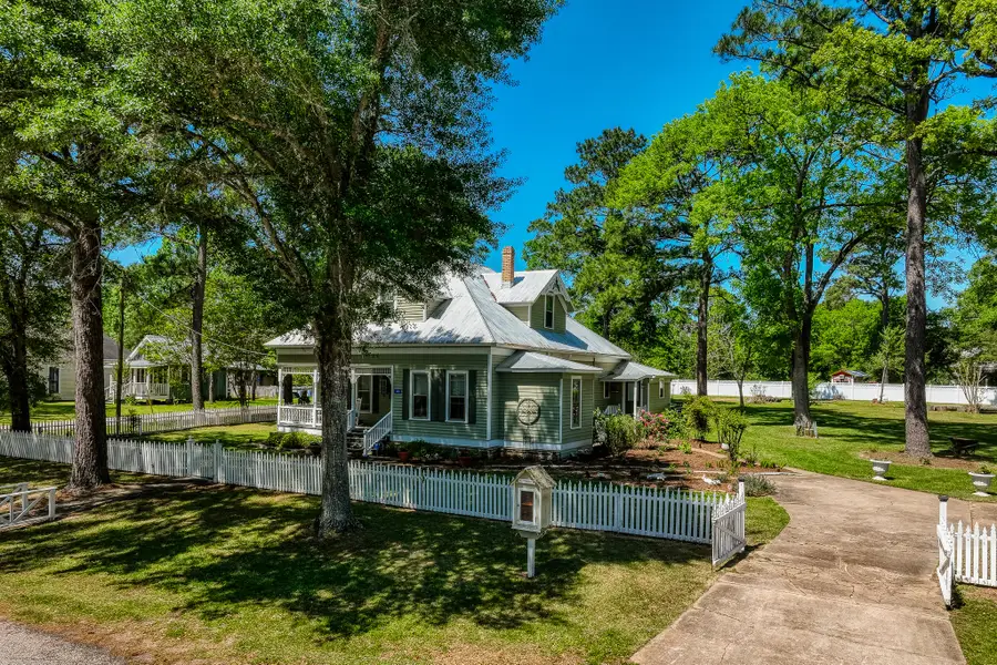 235 Hickory Street, New Ulm, TX 78950 - Image #3