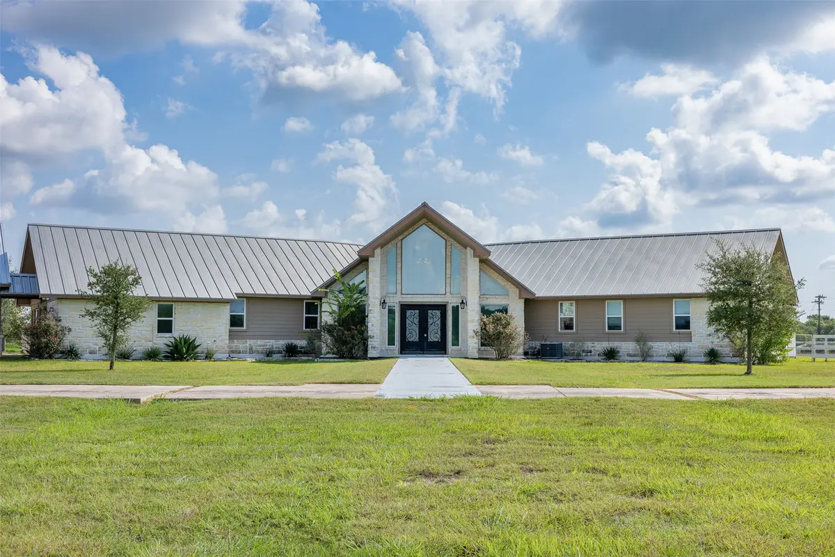 2644 Linda Ln, Brenham, TX 77833 - Image #1