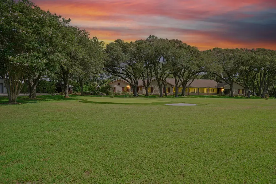 514 E Bayshore Drive, Palacios, TX 77465 - Image #2