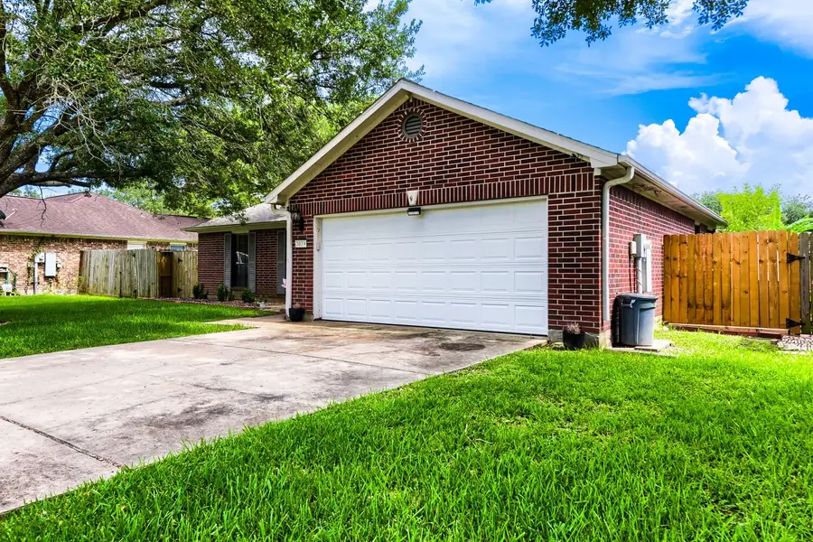 3074 County Road 855b, Alvin, TX 77511 - #2