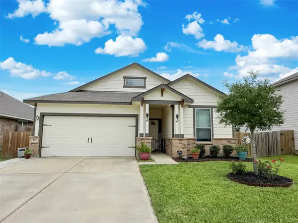 209 Bryan Way, Angleton, TX 77515