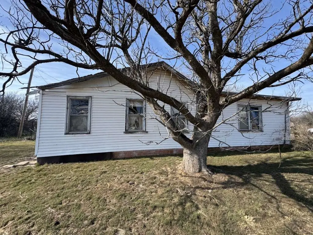 510 E Franklin Avenue, Electra, TX 76360 - Image #1