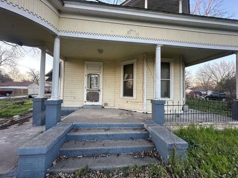 601 E Michalk Street, Thorndale, TX 76577 - Image #3