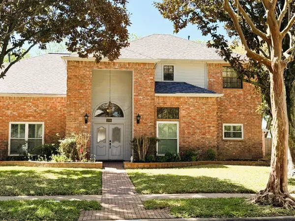 2906 Deer Creek Drive, Sugar Land, TX 77478