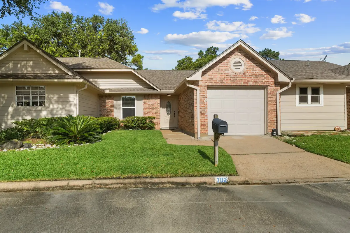 702 W Country Grove Circle, Pearland, TX 77584 - #1
