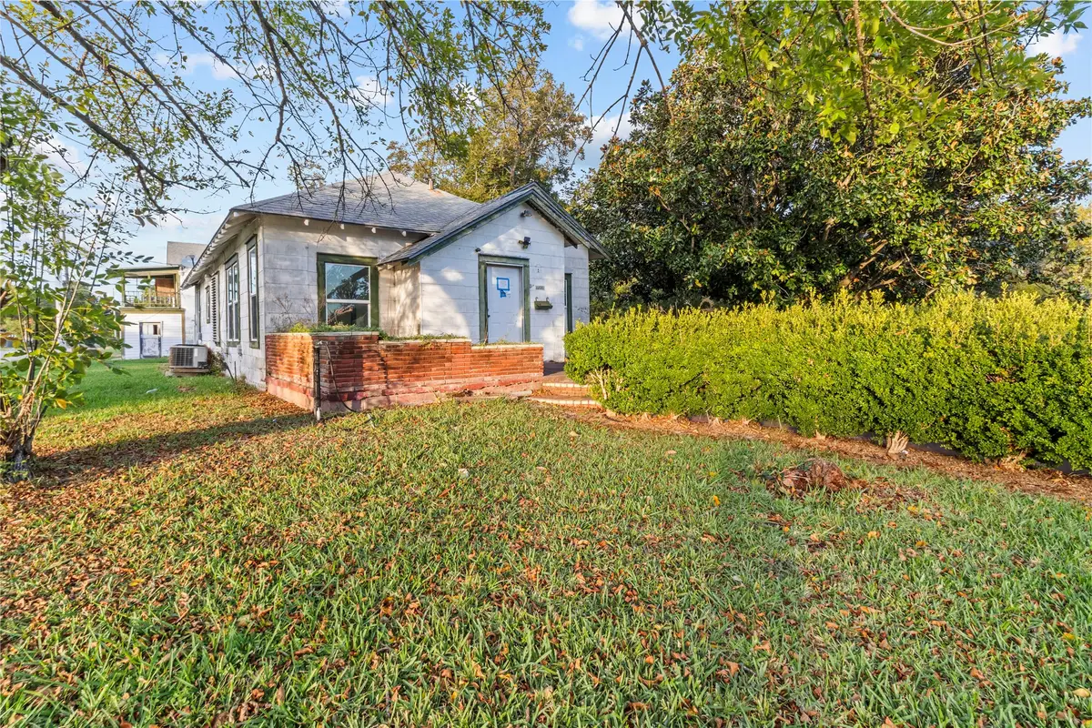 720 14th Avenue N, Texas City, TX 77590 - Image #1