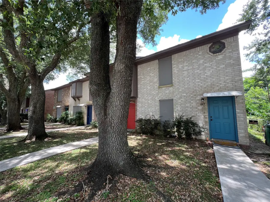 1039-1045 N Chenango Street, Angleton, TX 77515 - #3