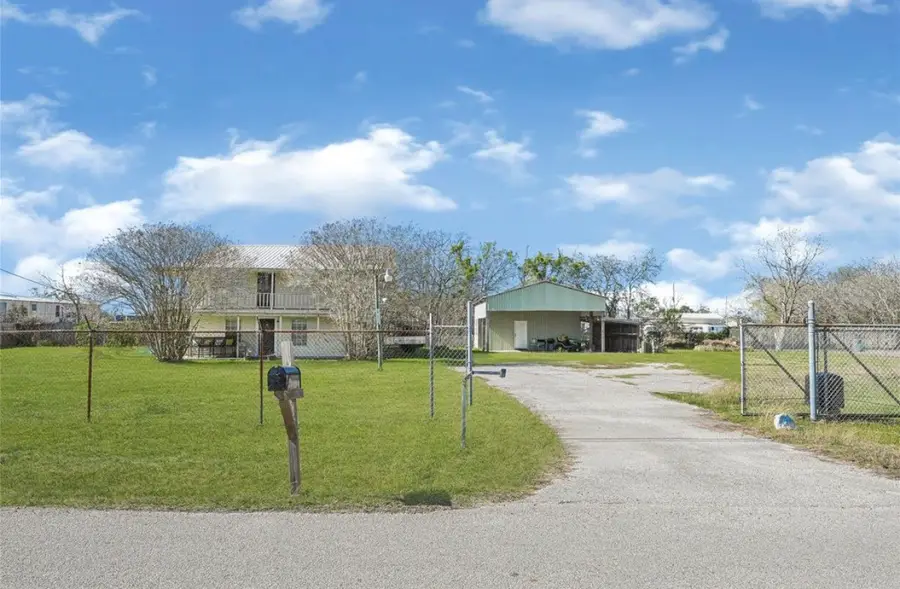610 12th Street, Dickinson, TX 77539 - #2