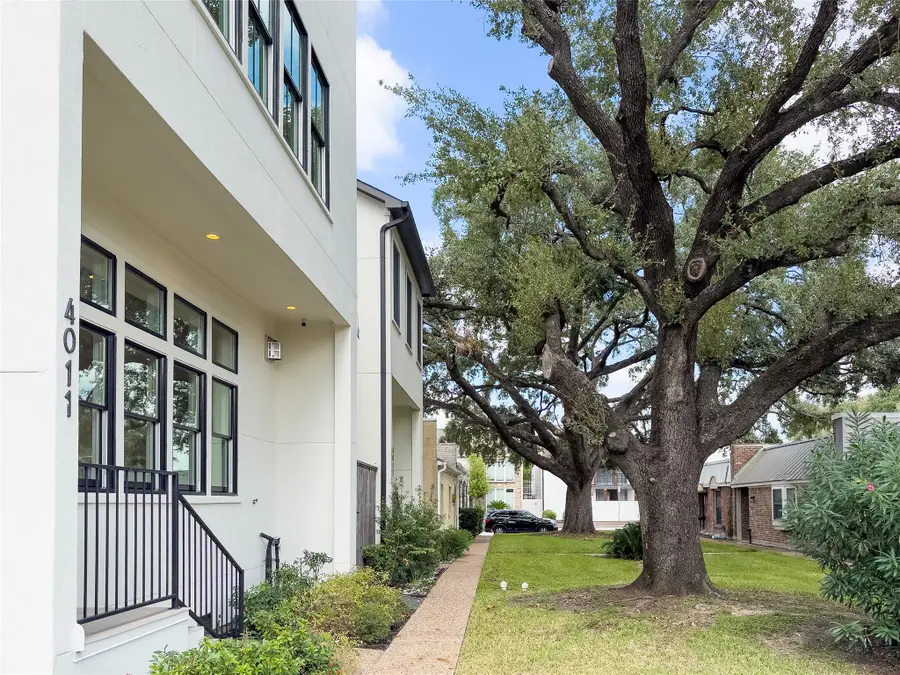 4011 Breakwood Drive, Houston, TX 77025 - #2