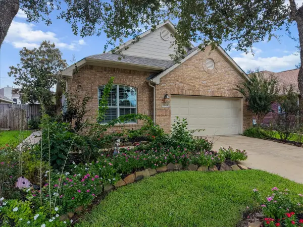 1209 Modena Drive, Pearland, TX 77581