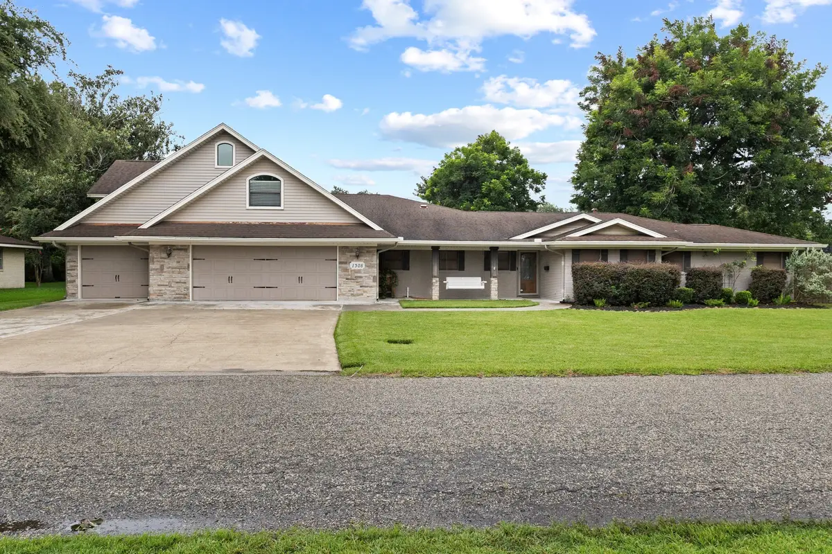 1308 Boyd Avenue, Port Neches, TX 77651 - #1