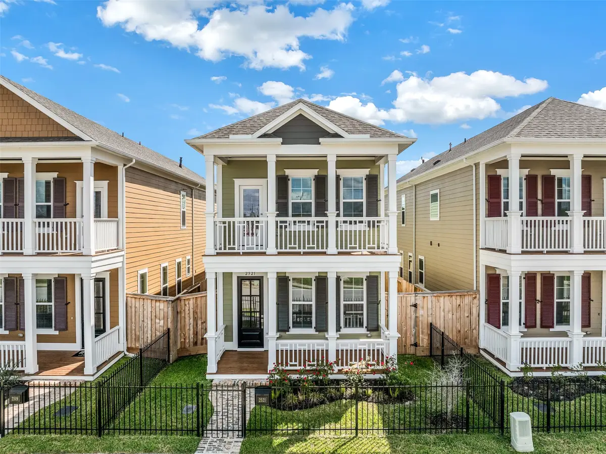 2521 S Houston Avenue, Pearland, TX 77581 - #1