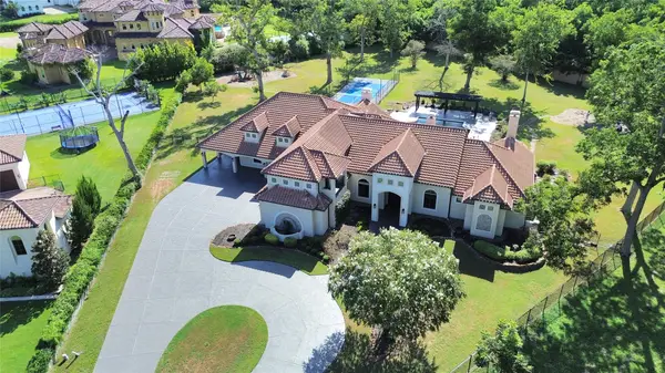 50 Golden Hollow, Richmond, TX 77469