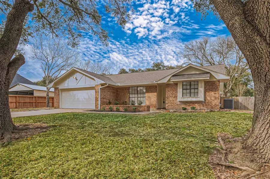 127 Wild Phlox Drive, Bellville, TX 77418 - Image #2