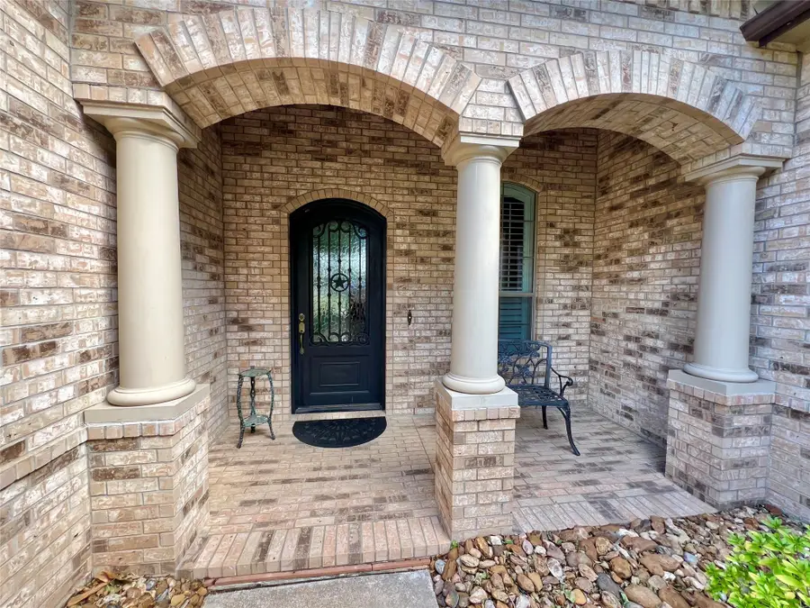 102 Pintail Drive, Clute, TX 77531 - Image #3