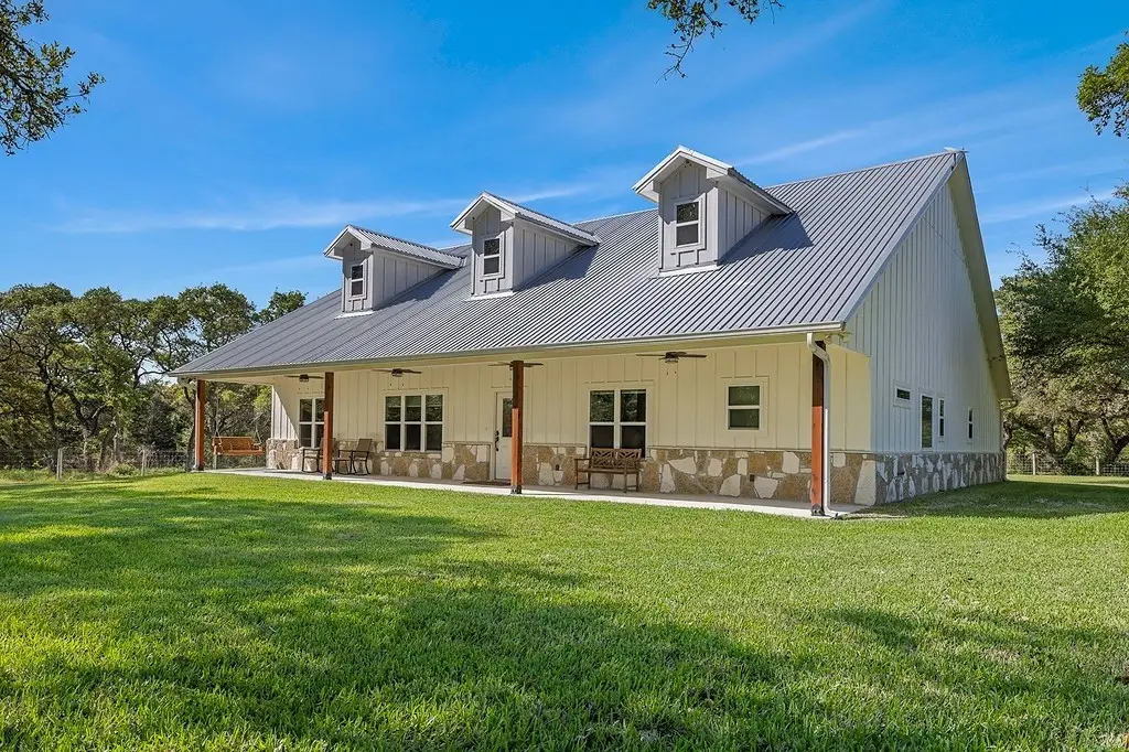 1800 County Road 122, Hallettsville, TX 77964 - Image #1