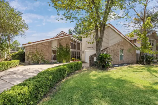 5911 Donwhite Lane, Houston, TX 77088