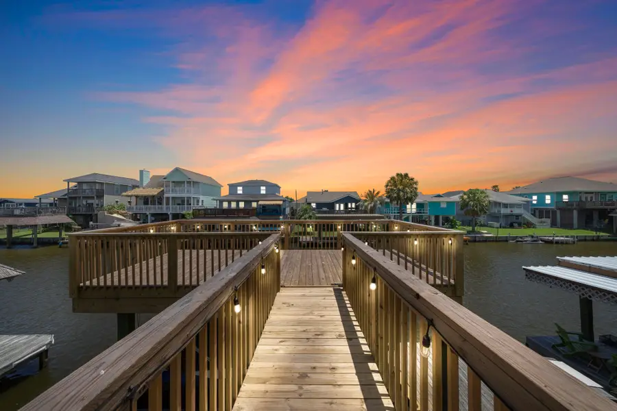 31 Dolphin Street, Bayou Vista, TX 77563 - Image #2