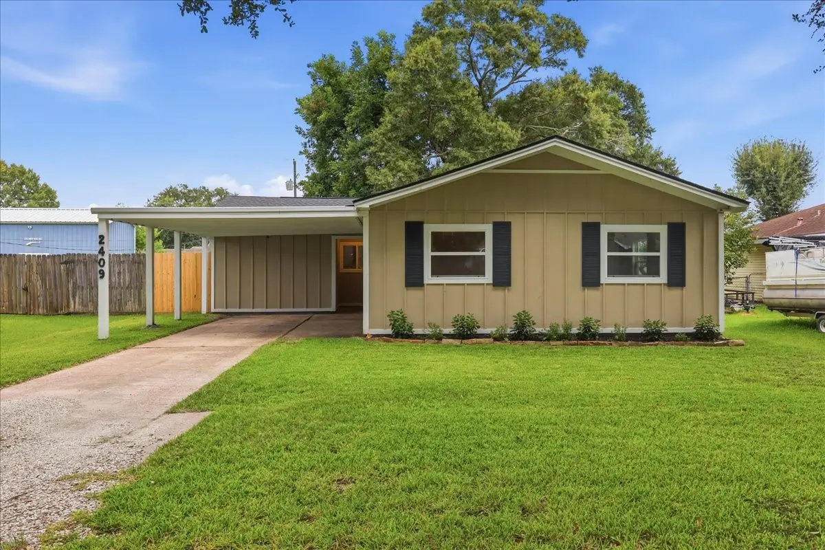 2409 Grand Boulevard, Port Neches, TX 77651 - #1