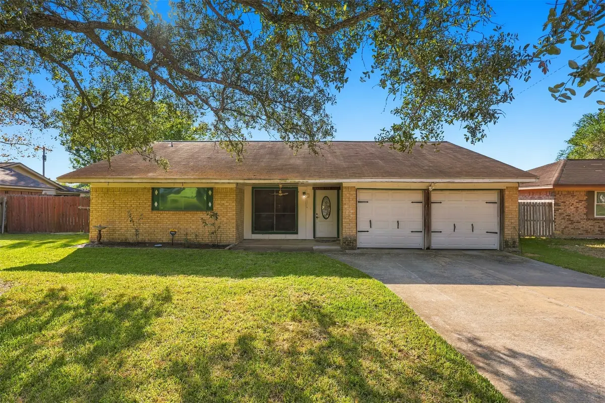 1906 Kings Lane, Alvin, TX 77511 - #1