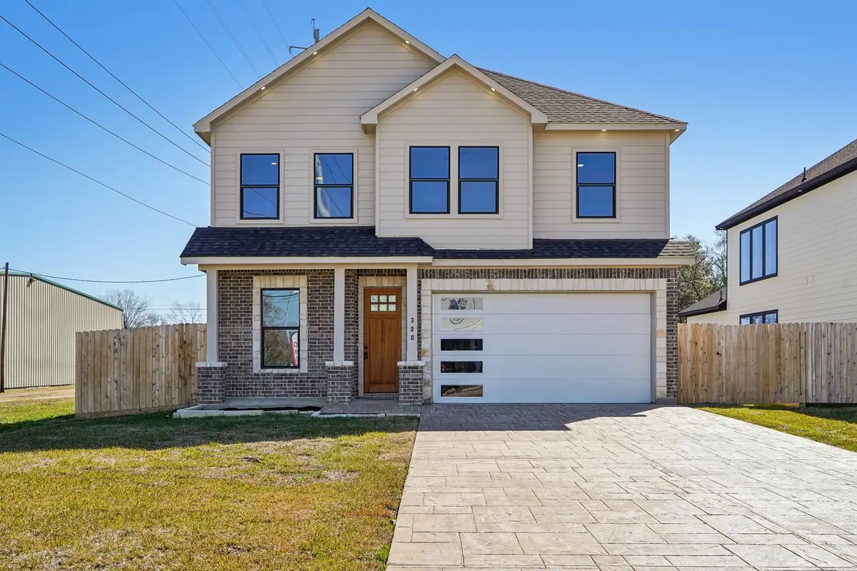 320 E Main Street, La Porte, TX 77571 - #1