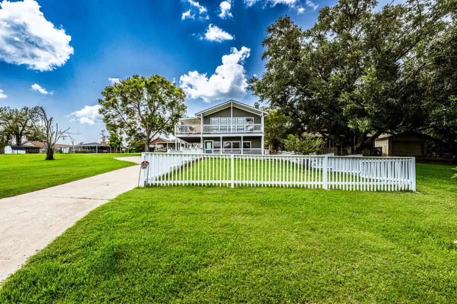 180 W Lake Circle, Point Blank, TX 77364 - #3
