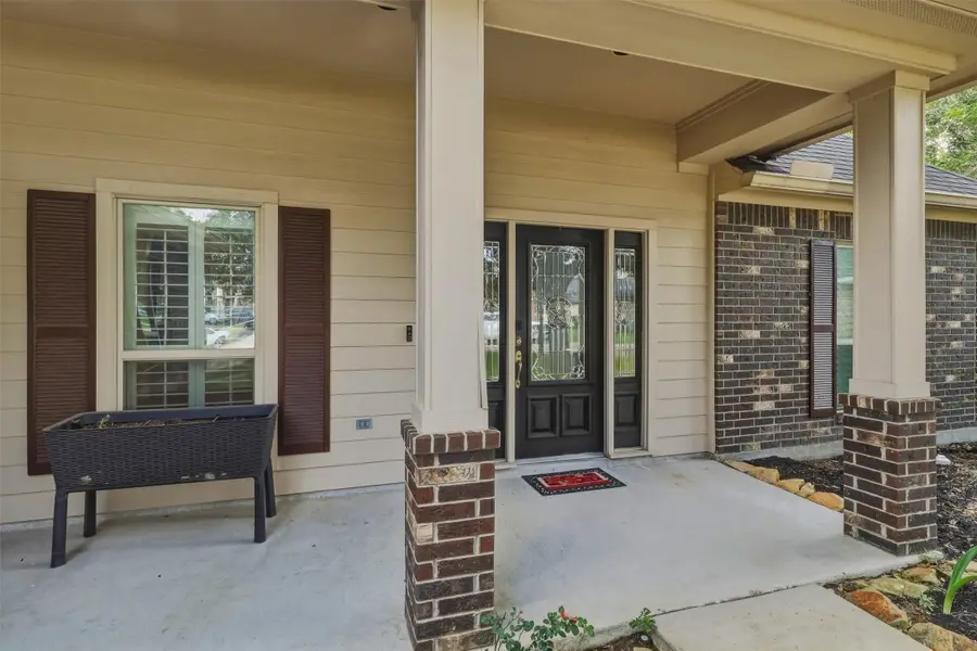 227 Village Dr, Sealy, TX 77474 - #3