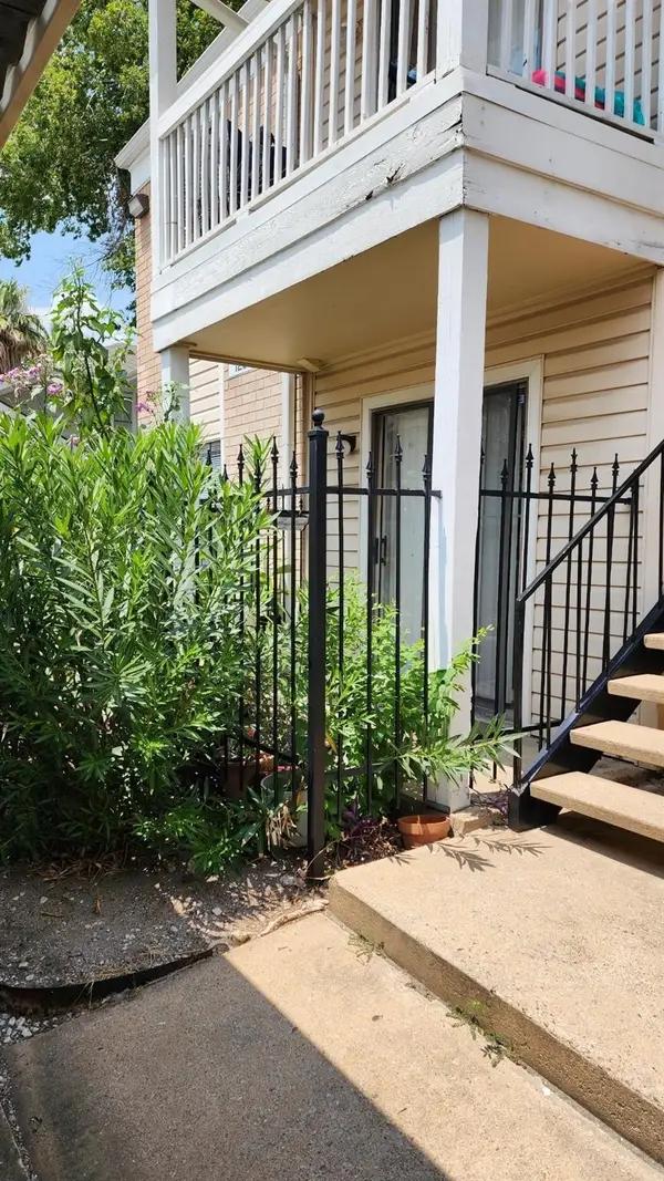 2750 Holly Hall Street #101, Houston, TX 77054