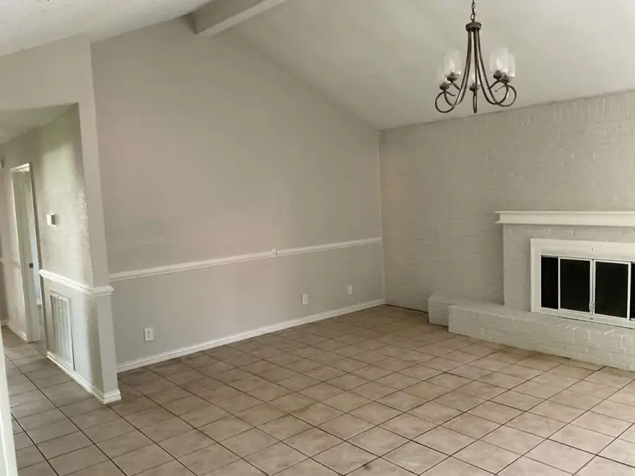 405 Oyster Creek Court, Richwood, TX 77531 - Image #2